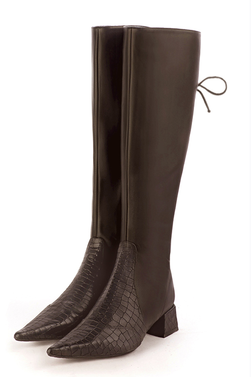 Dark brown women's knee-high boots, with laces at the back. Pointed toe. Low flare heels. Made to measure. Front view - Florence KOOIJMAN
